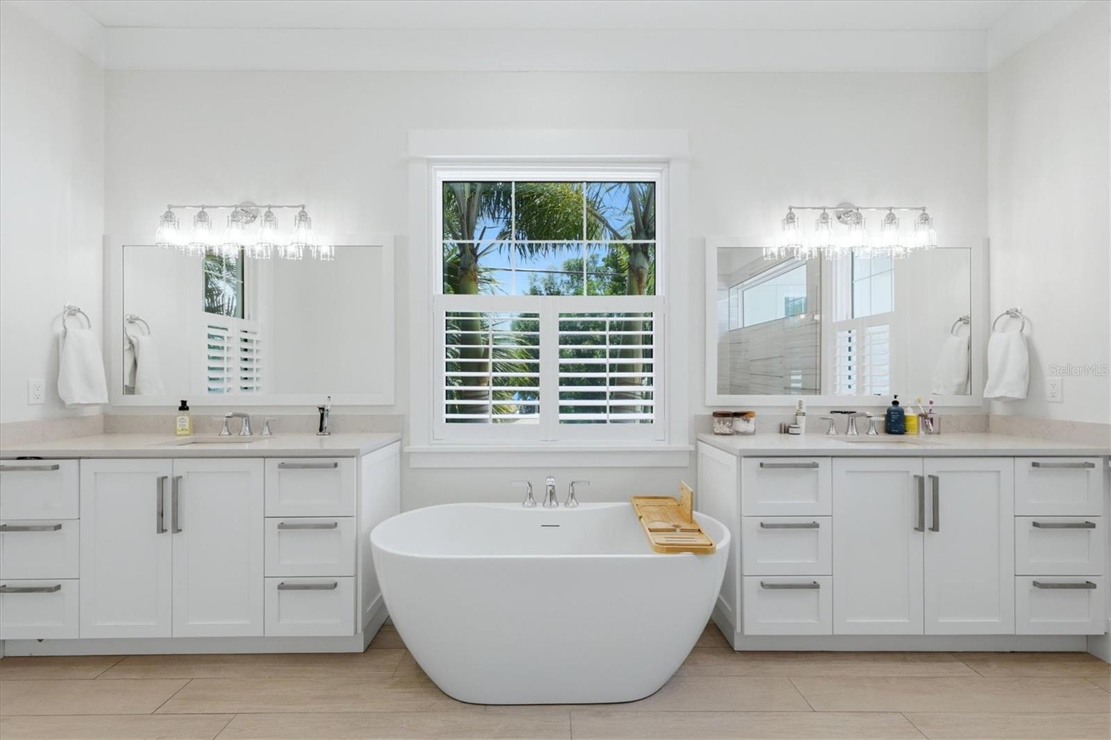 3913 ROBERTS POINT RD — photo 9