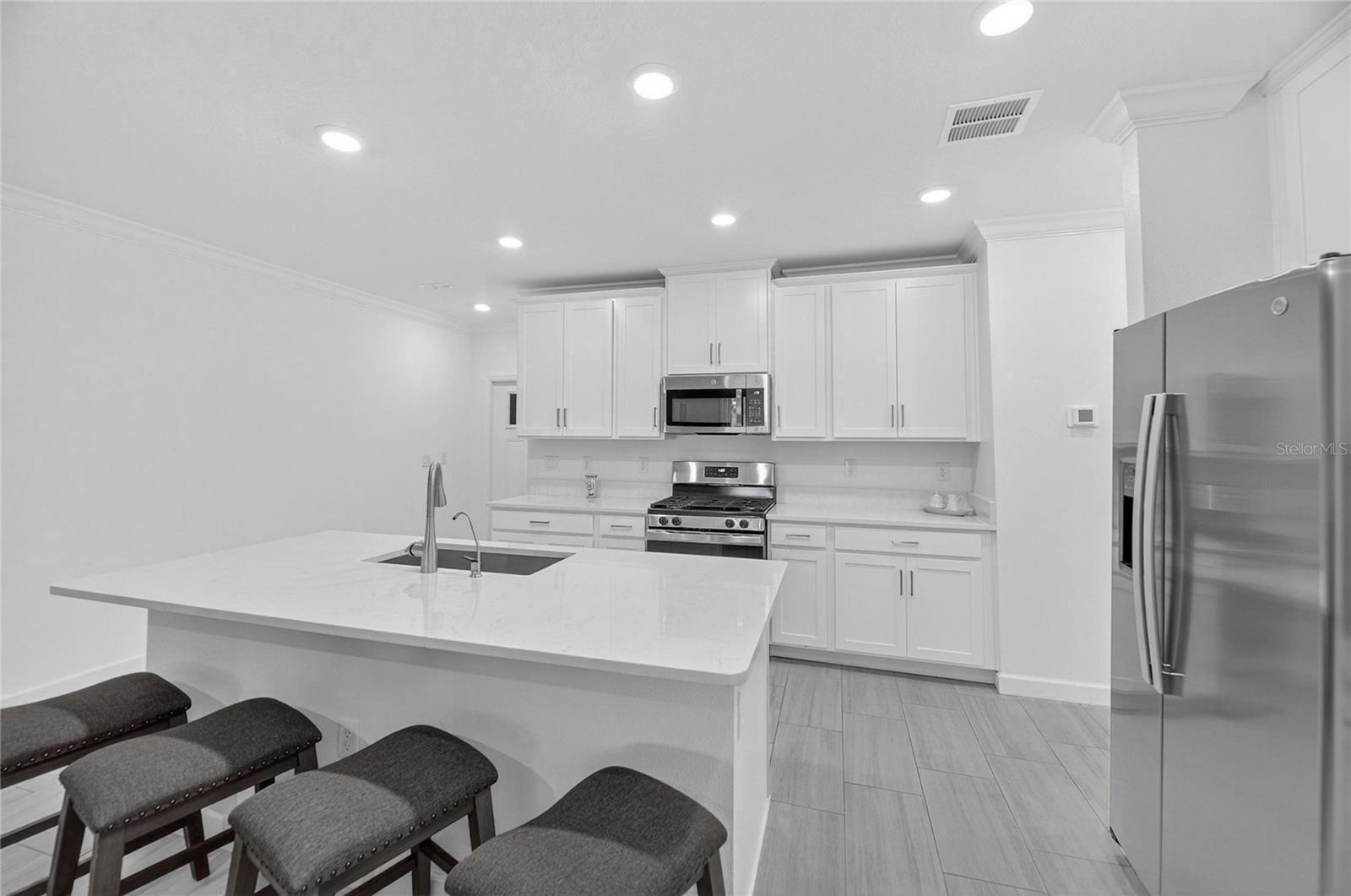 17334 HOLLY WELL AVE — photo 47