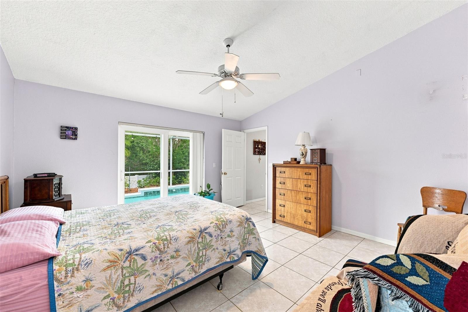 216 LOOKOUT DR — photo 20