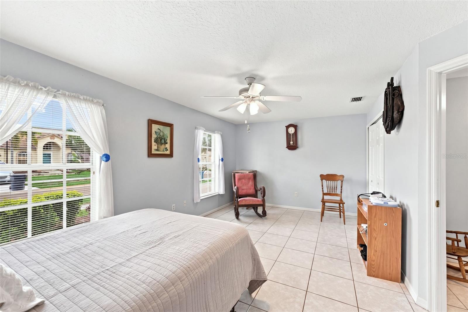216 LOOKOUT DR — photo 26