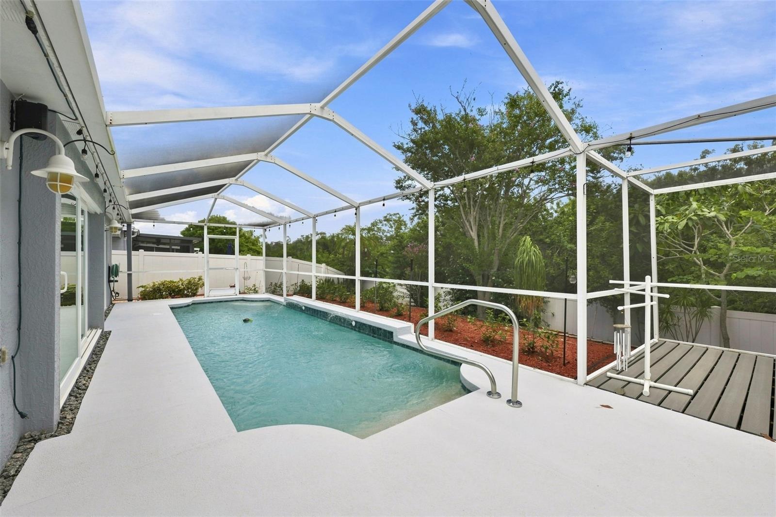 216 LOOKOUT DR — photo 29