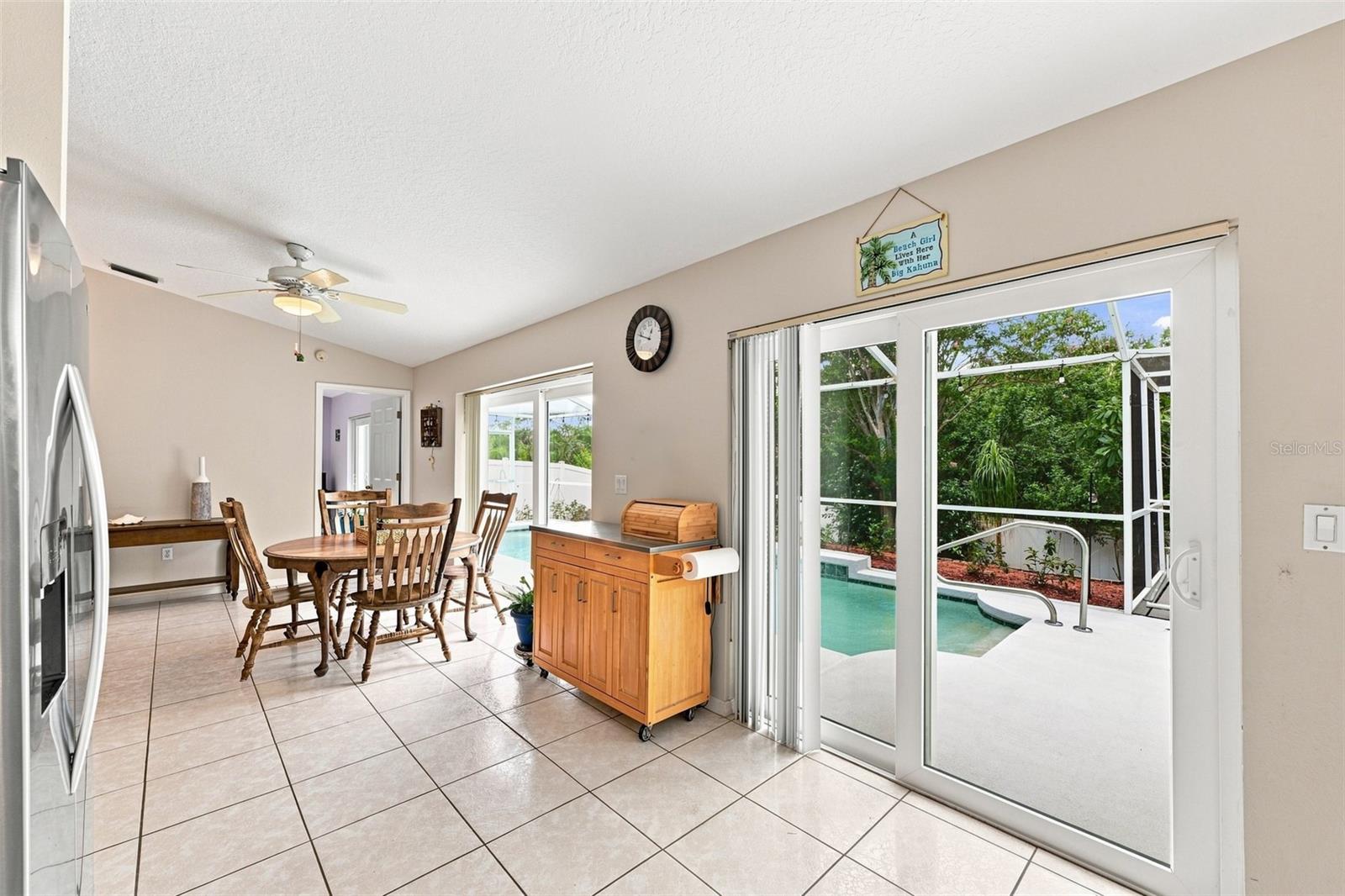 216 LOOKOUT DR — photo 16