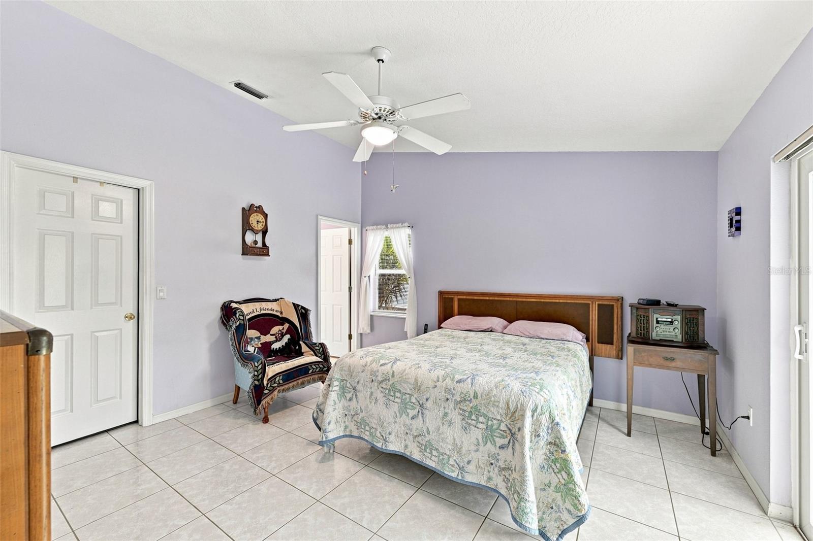 216 LOOKOUT DR — photo 18