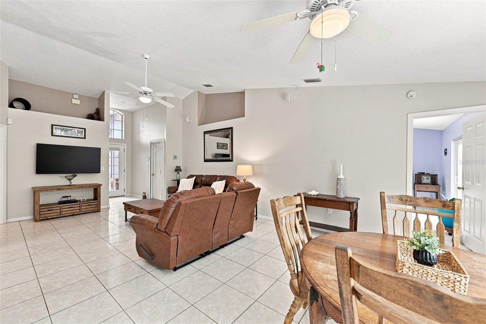 216 LOOKOUT DR — photo 7