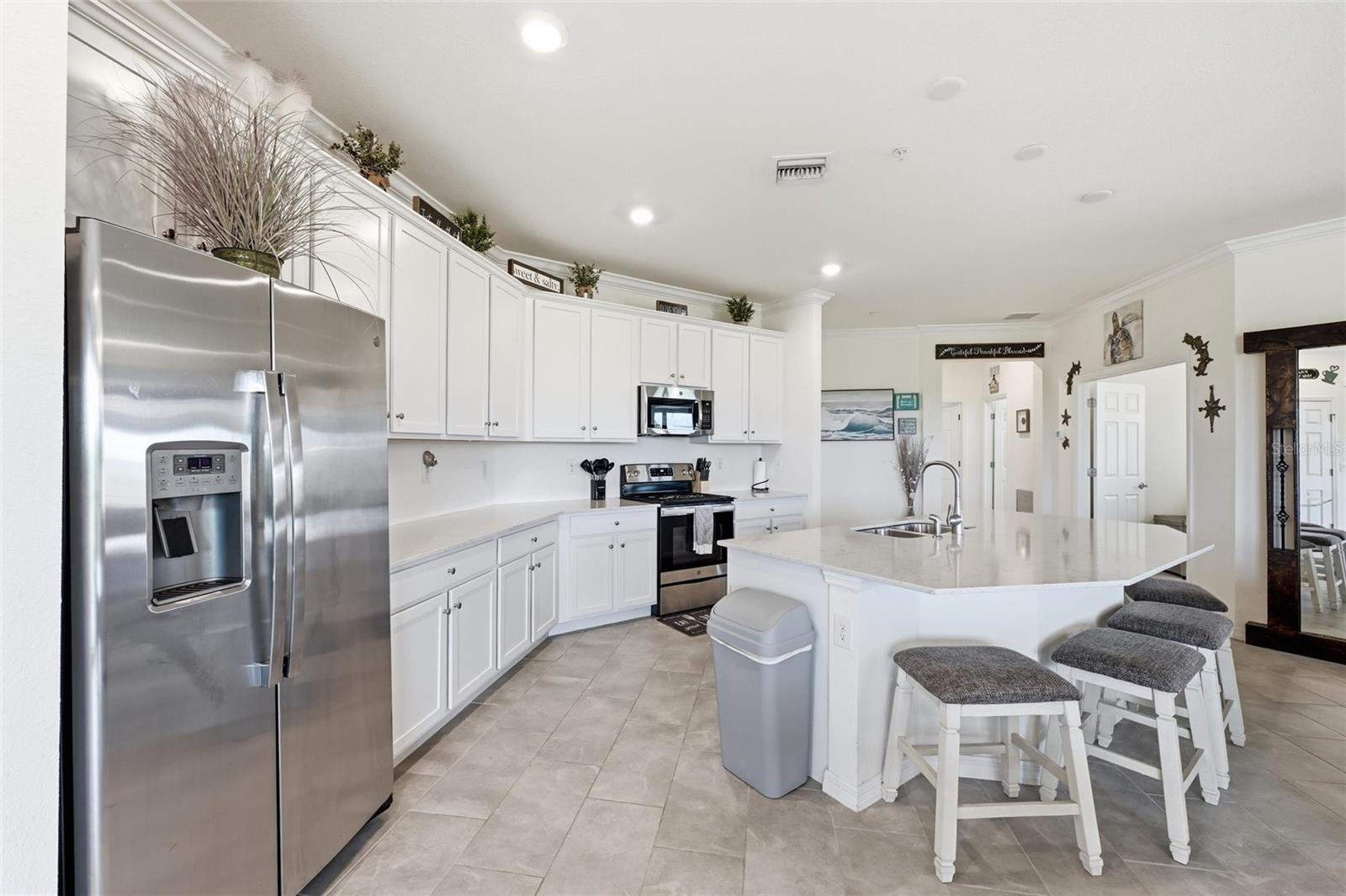 10047 CROOKED CREEK DR #201 — photo 4