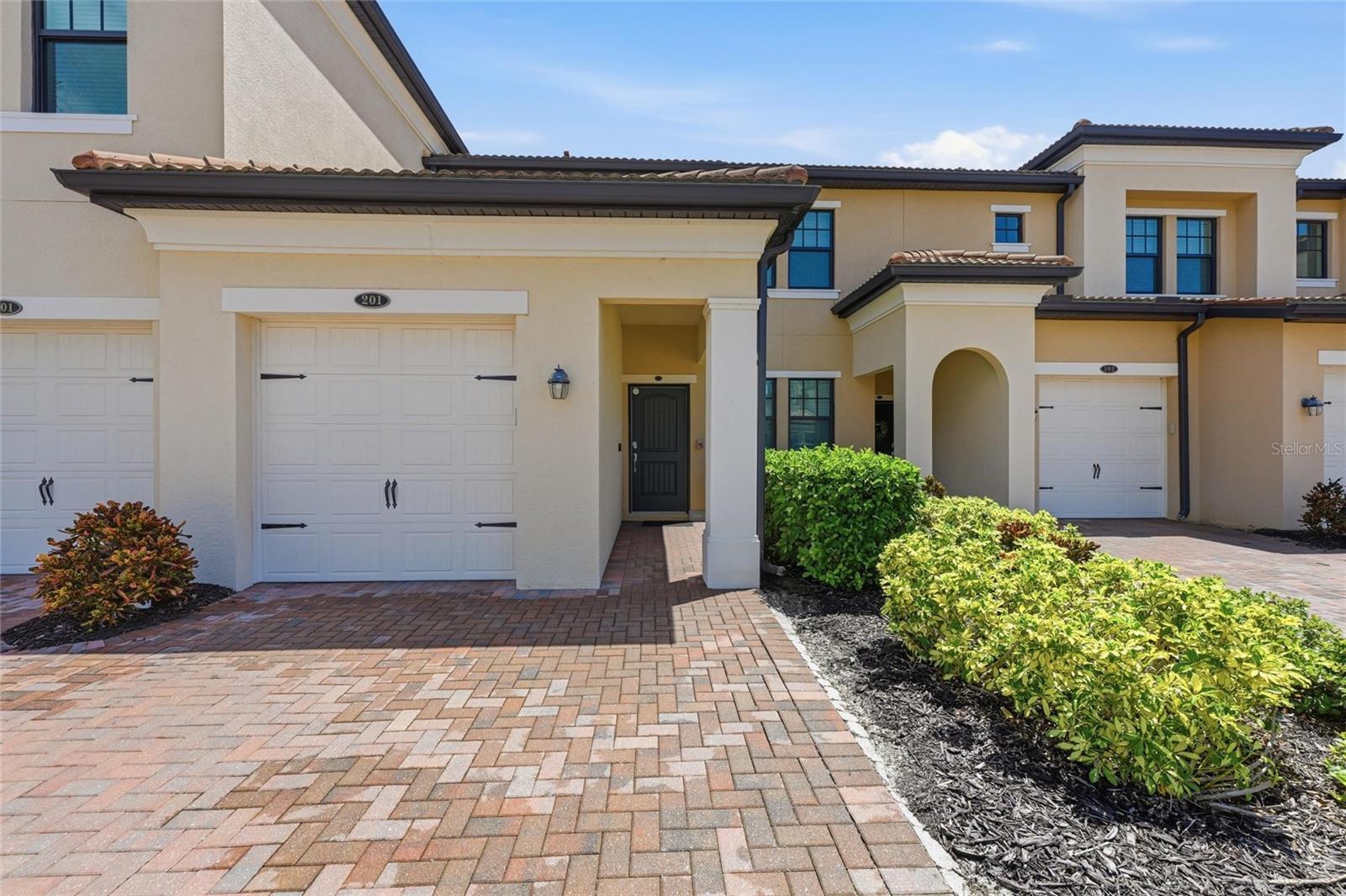10047 CROOKED CREEK DR #201 — photo 2