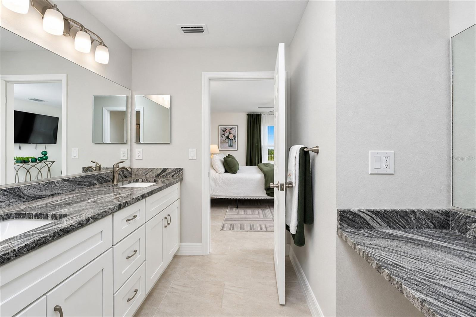 4492 KENOSKA ST — photo 39