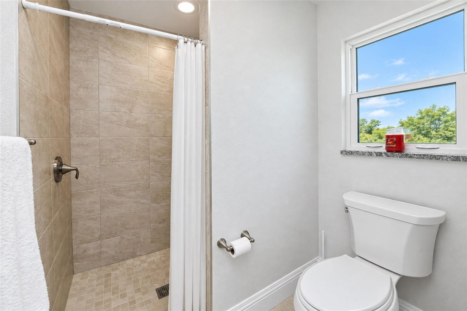4492 KENOSKA ST — photo 38