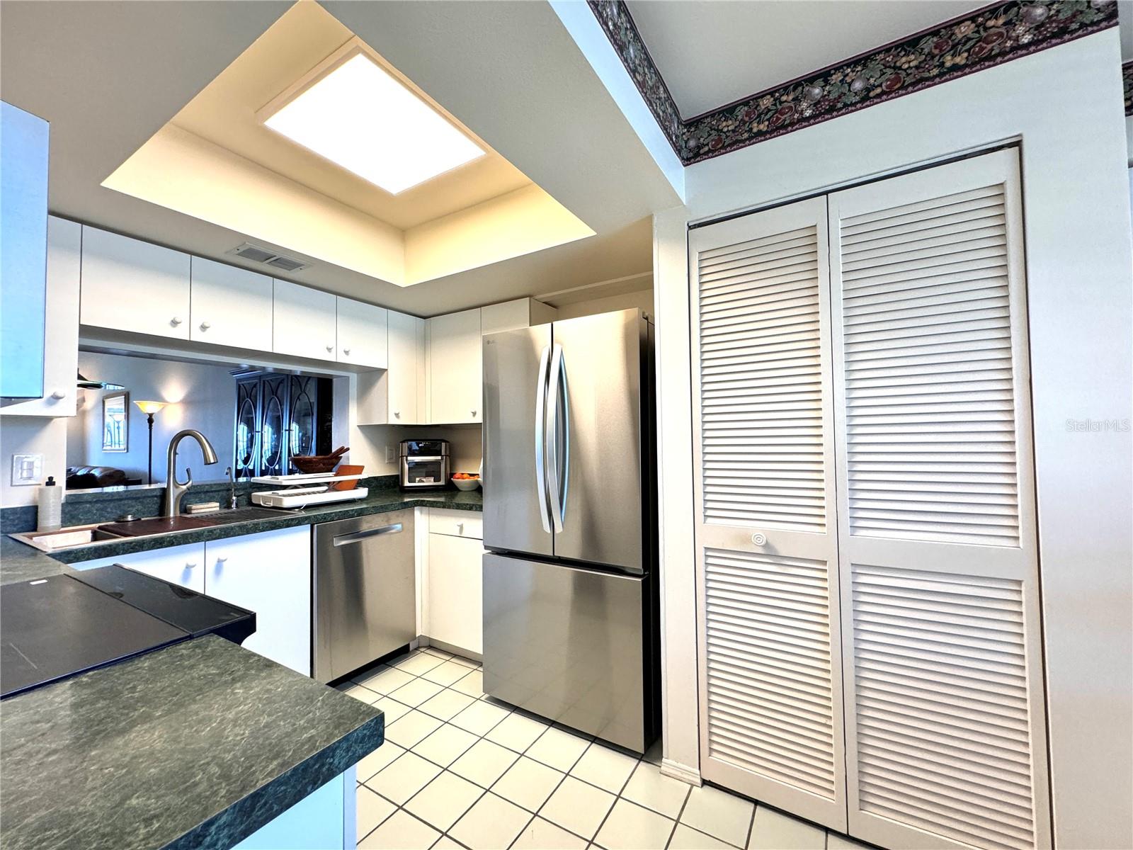 1155 EDGEWATER CIR #28 — photo 5