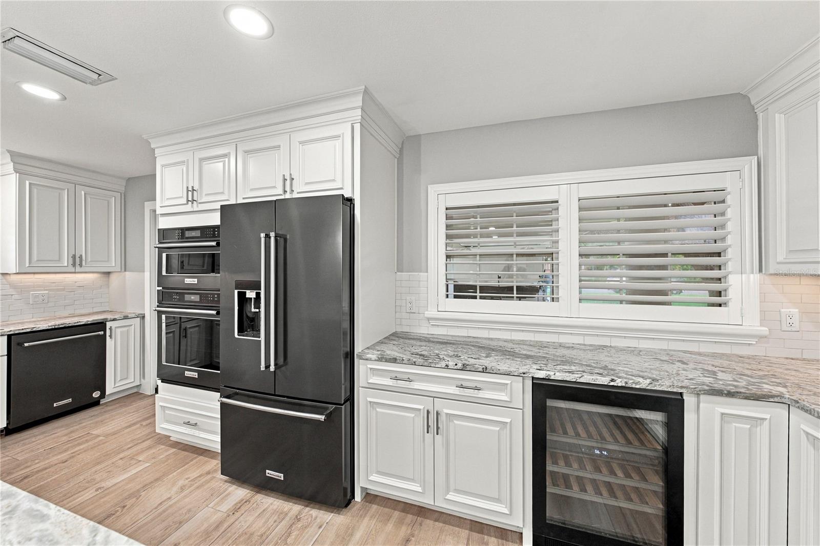 214 S TREASURE DR — photo 20
