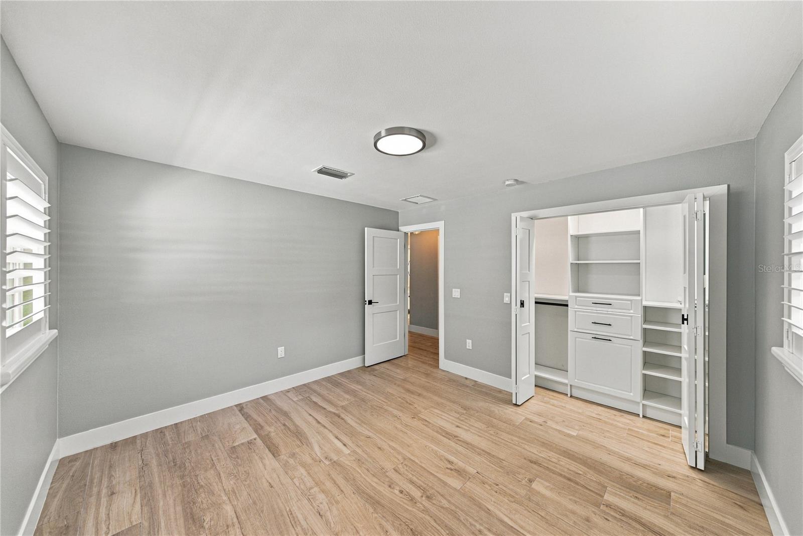 214 S TREASURE DR — photo 44