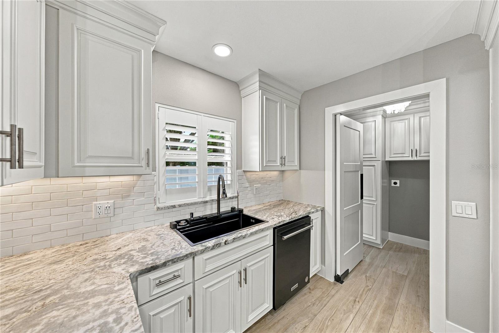 214 S TREASURE DR — photo 22