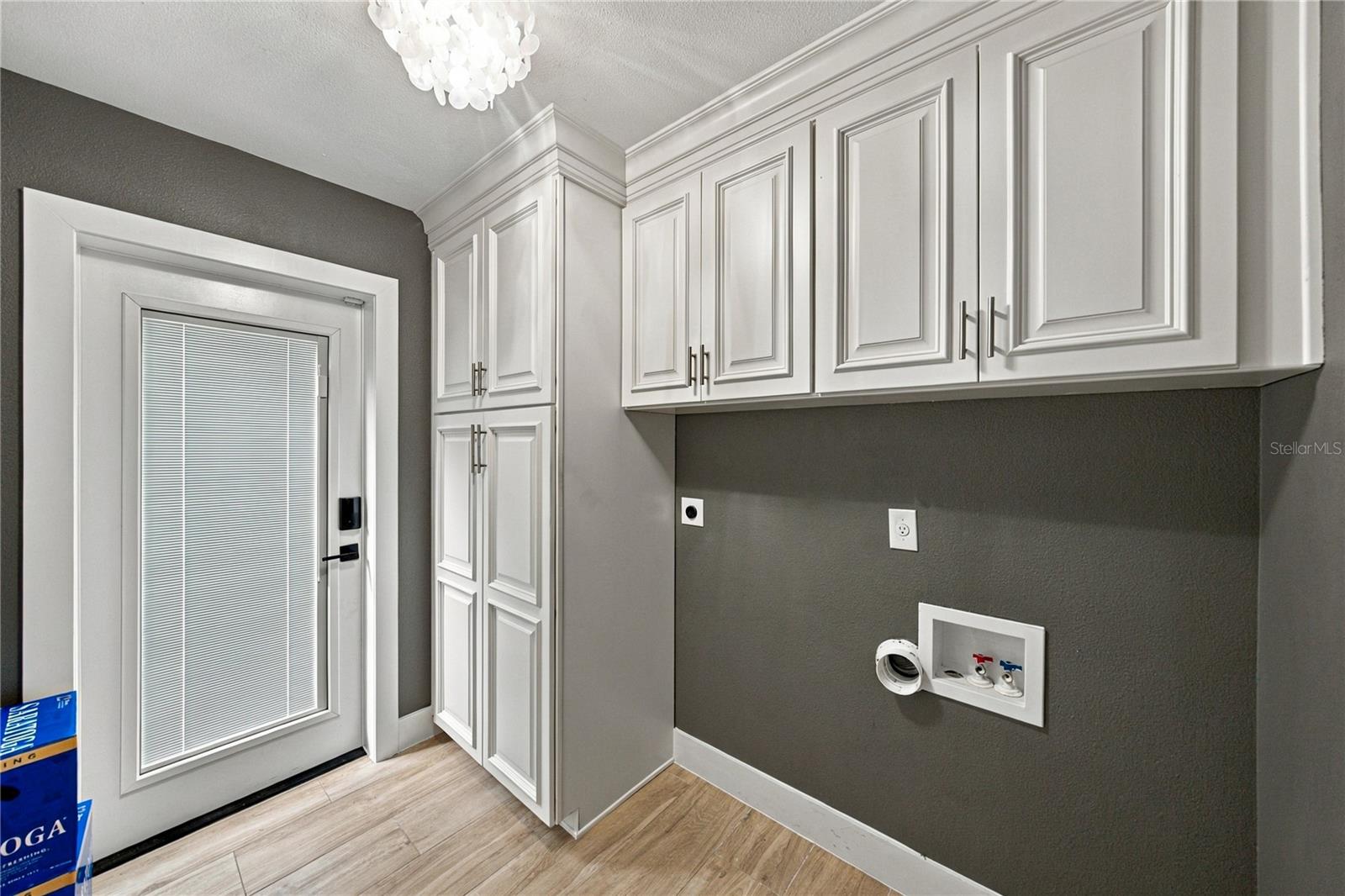 214 S TREASURE DR — photo 48