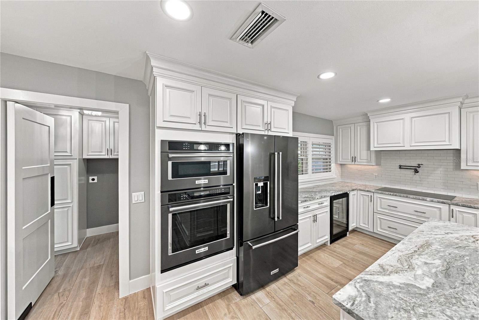 214 S TREASURE DR — photo 21