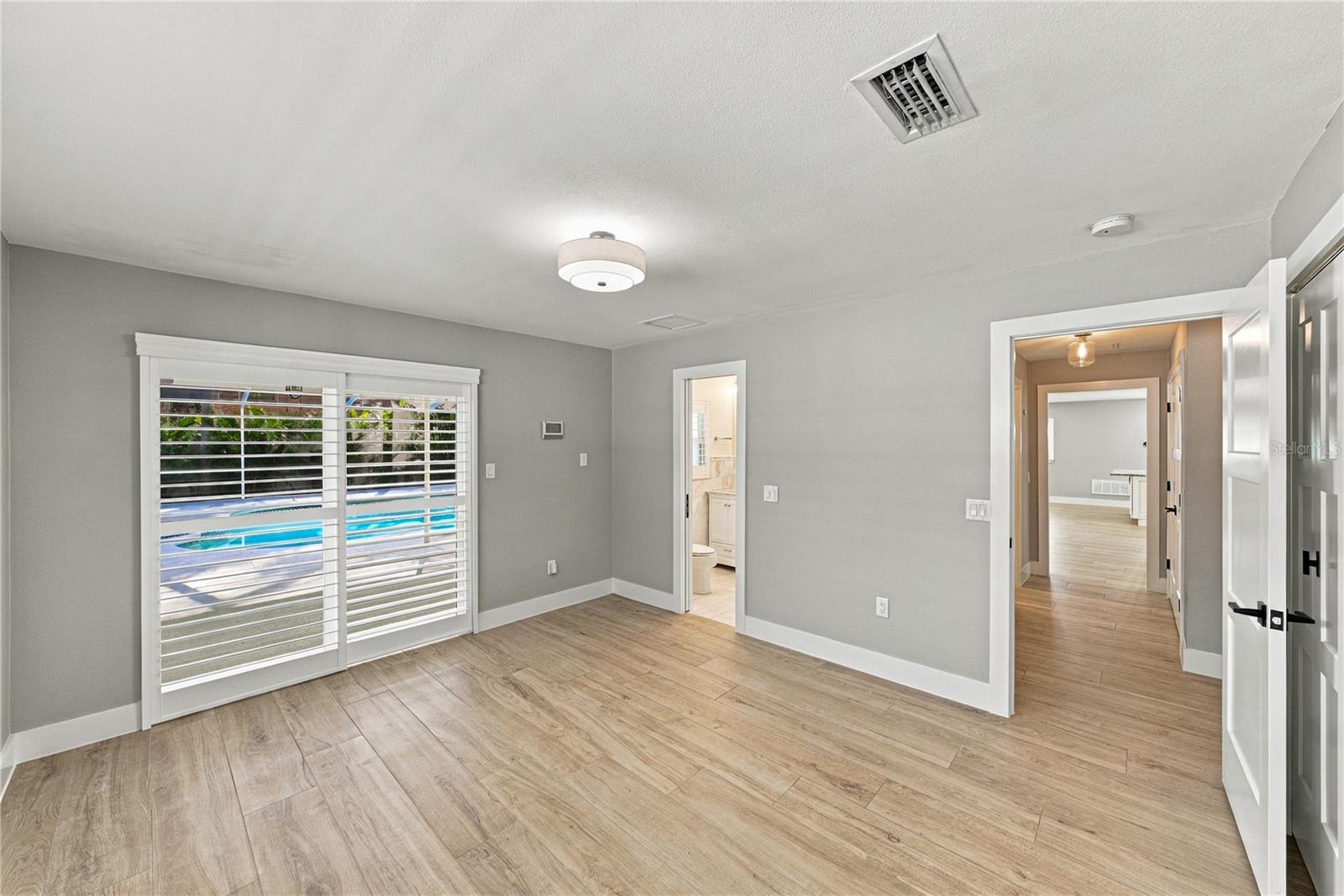 214 S TREASURE DR — photo 31