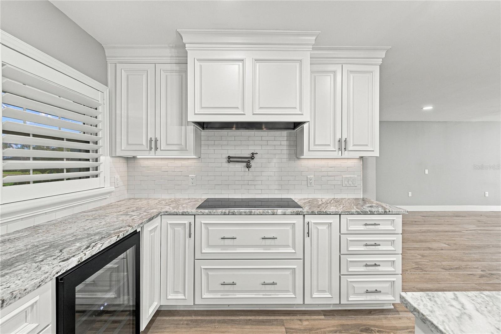 214 S TREASURE DR — photo 23