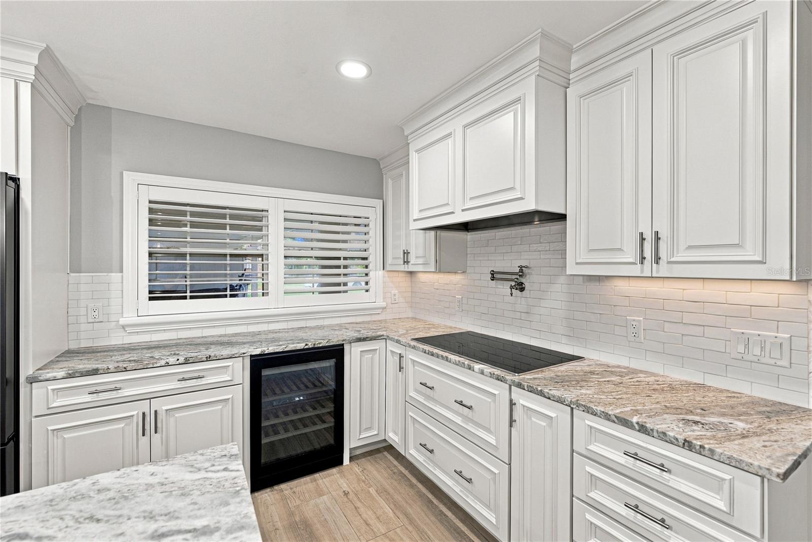 214 S TREASURE DR — photo 18