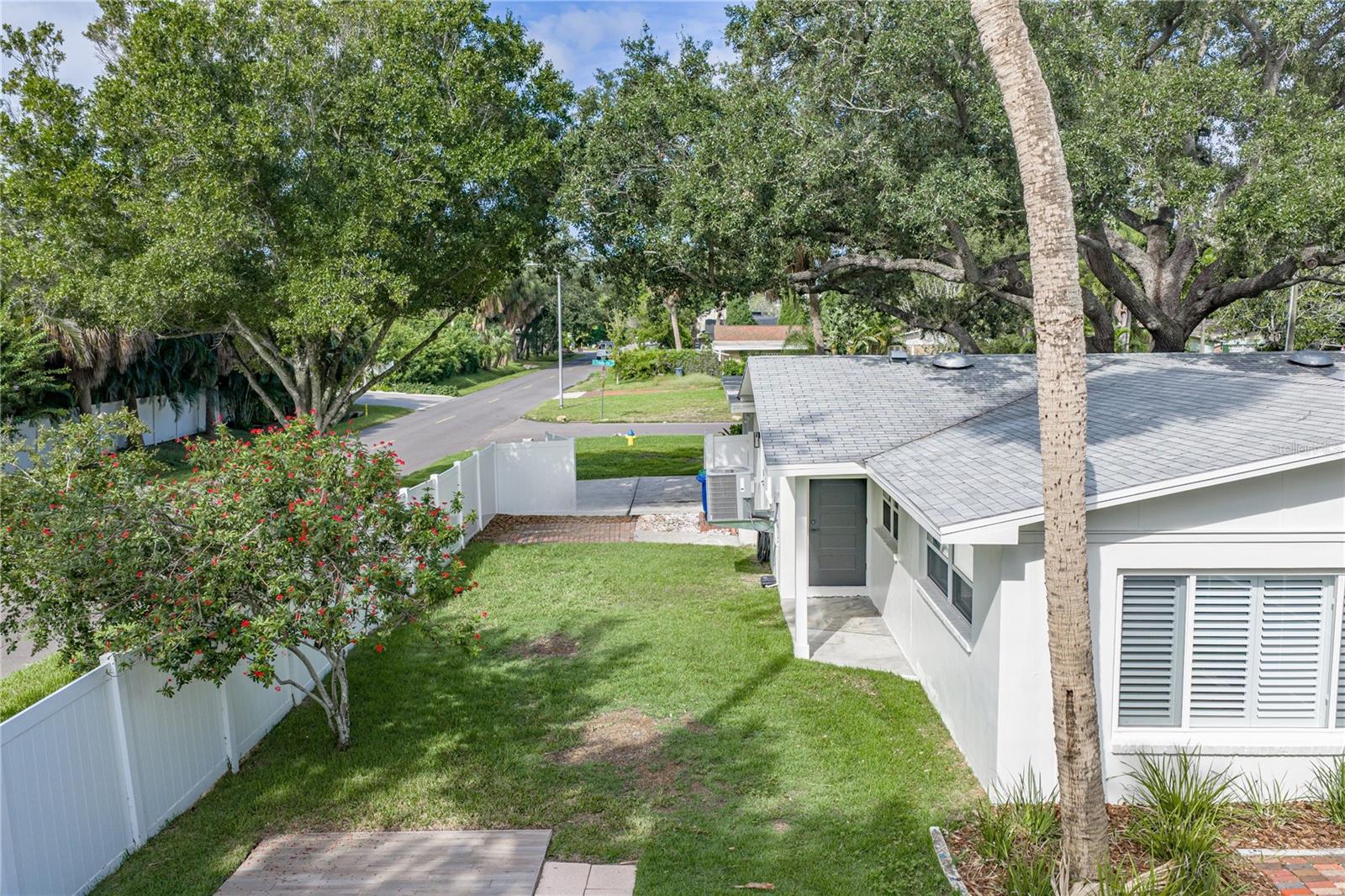 214 S TREASURE DR — photo 76
