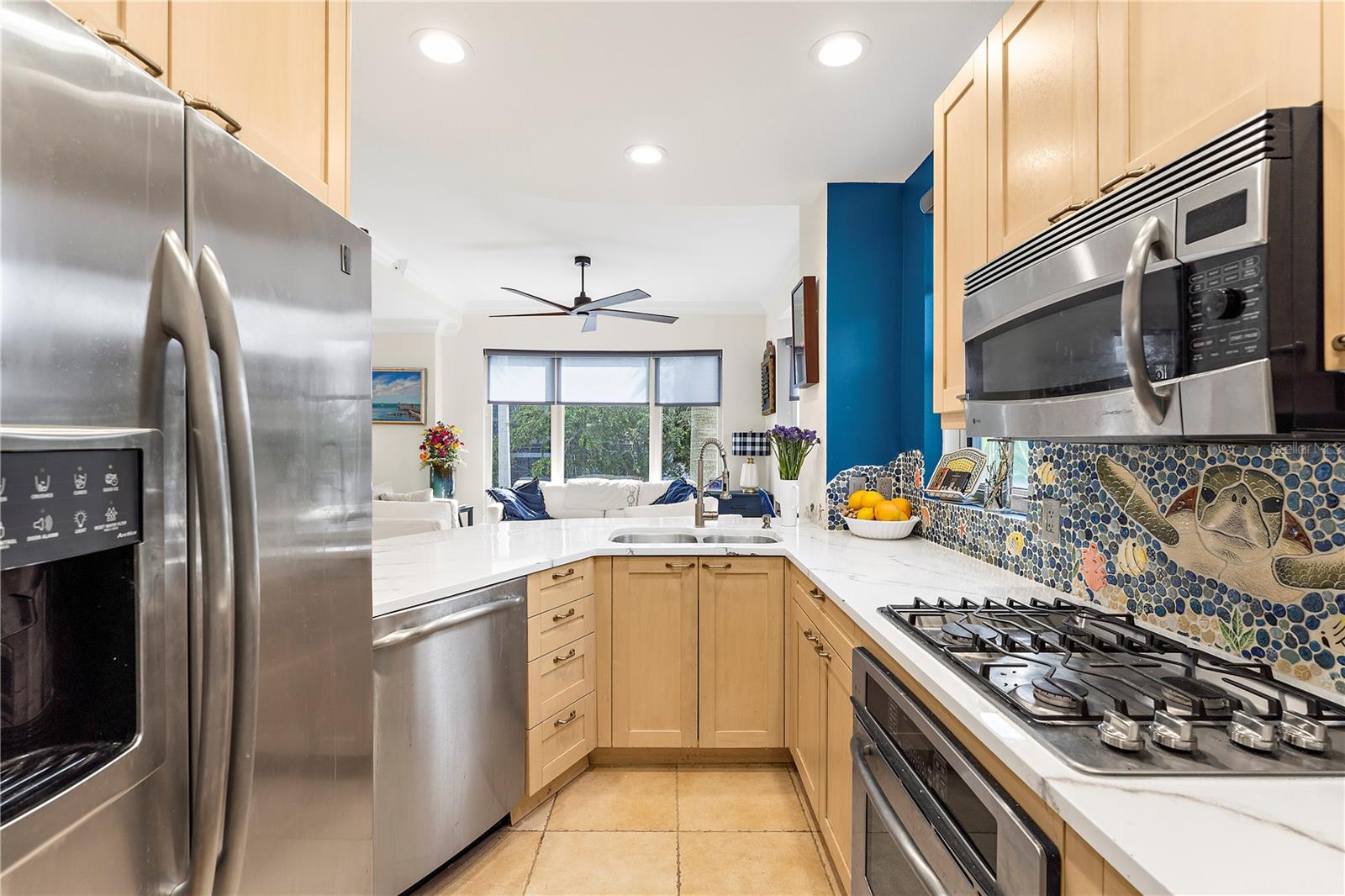235 COCOANUT AVE #101A — photo 11