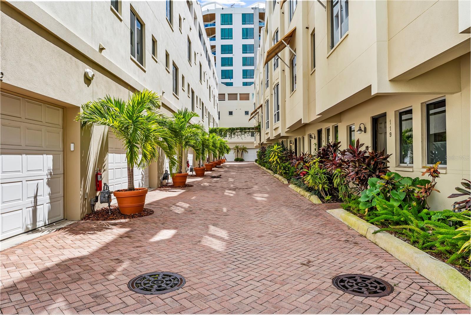 235 COCOANUT AVE #101A — photo 46