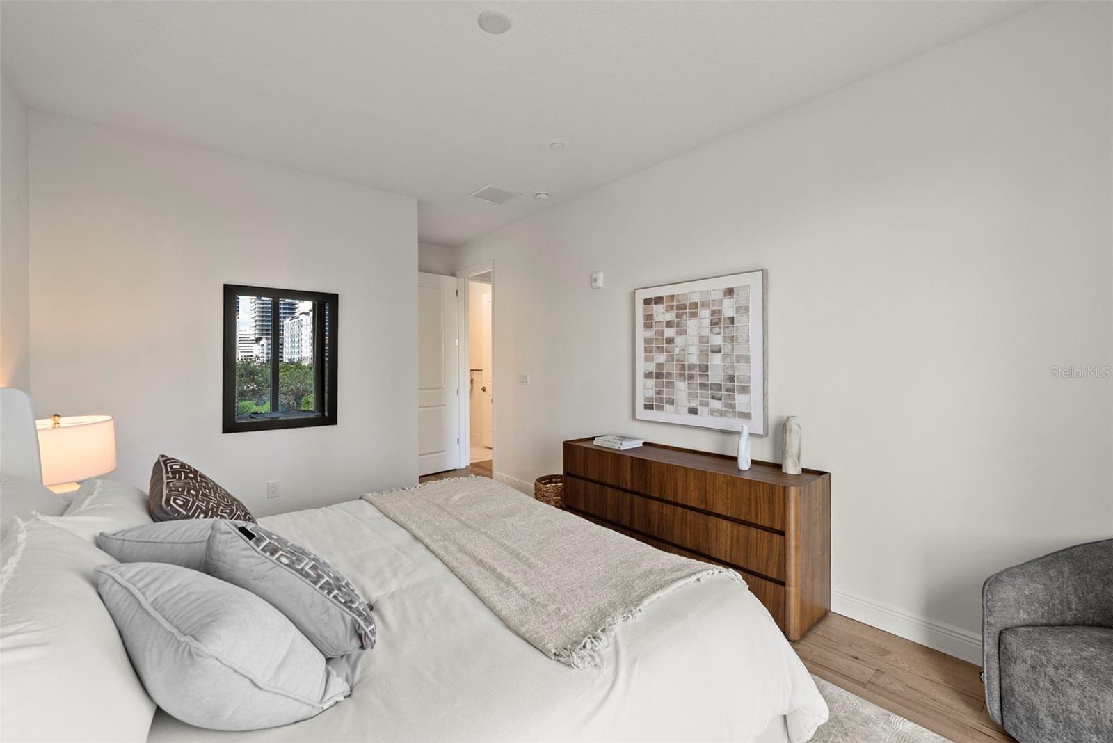 600 3RD AVE S #410 — photo 27