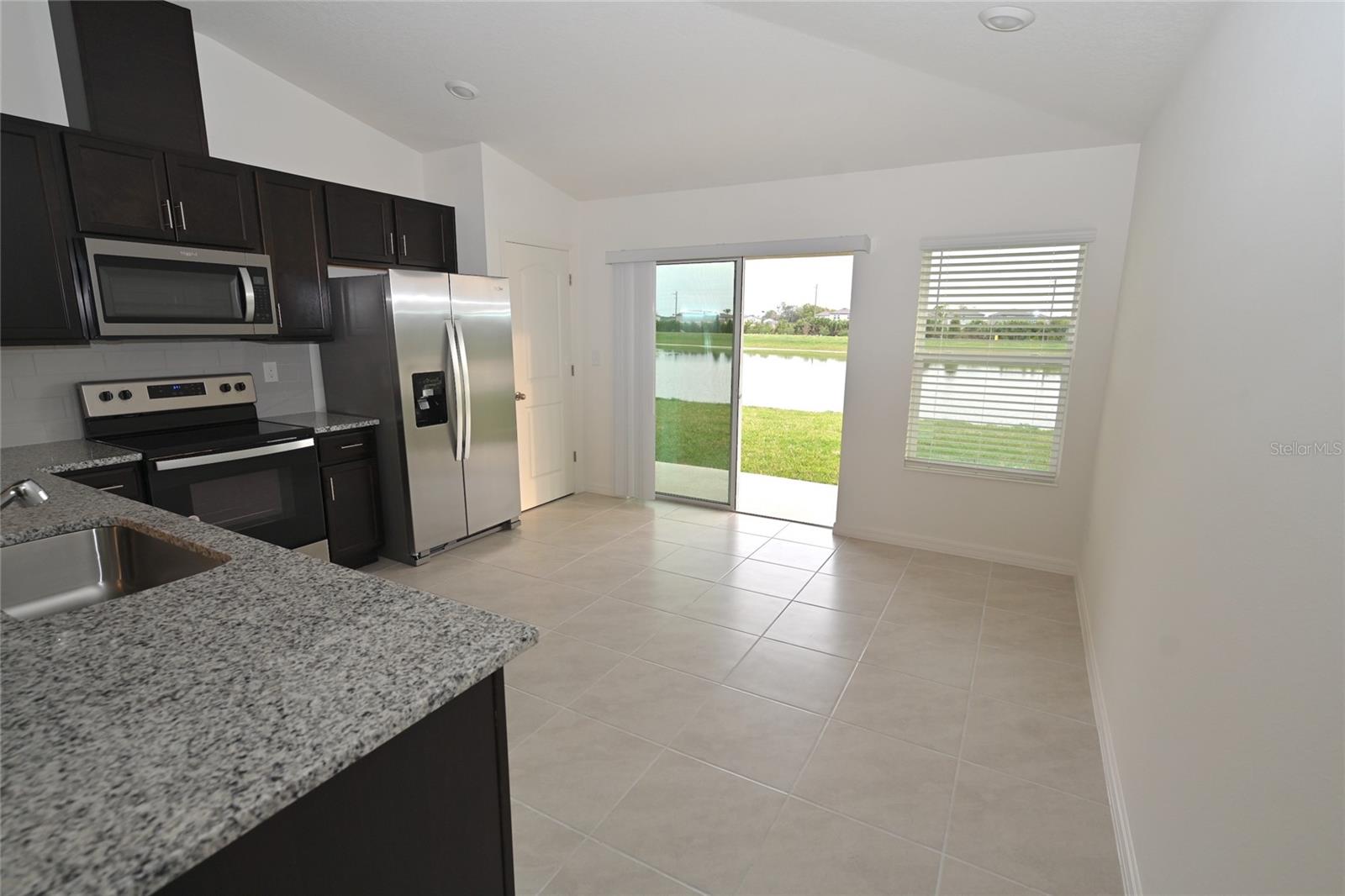 9532 SANDY BLUFFS CIRCLE — photo 7