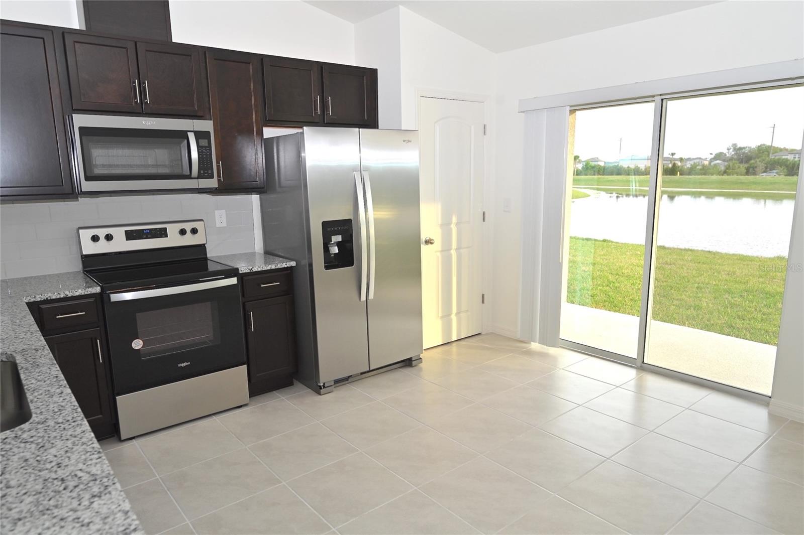 9532 SANDY BLUFFS CIRCLE — photo 8