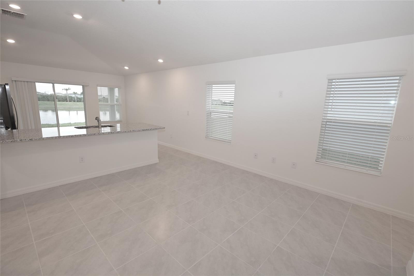 9532 SANDY BLUFFS CIRCLE — photo 11