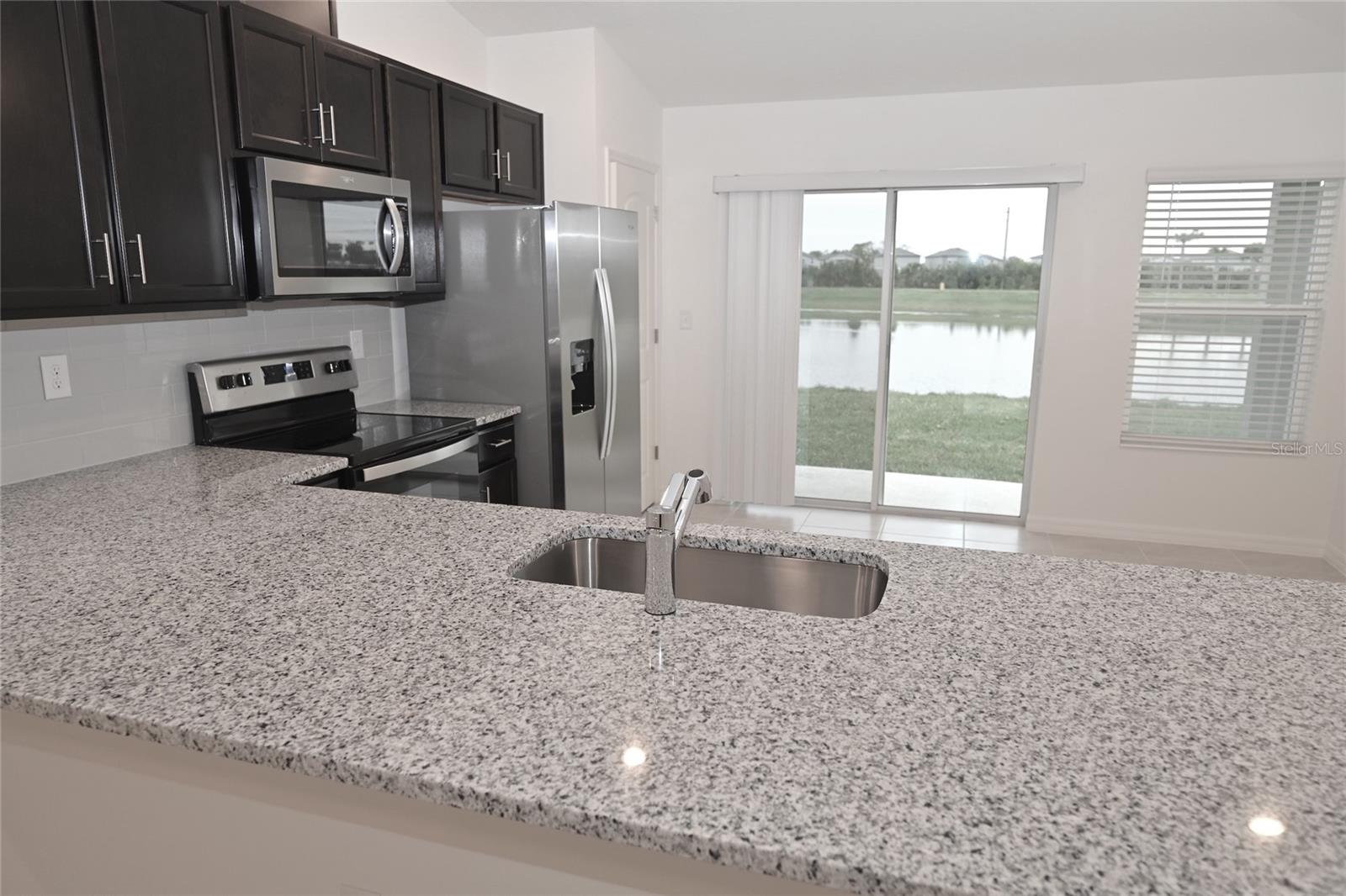 9532 SANDY BLUFFS CIRCLE — photo 4