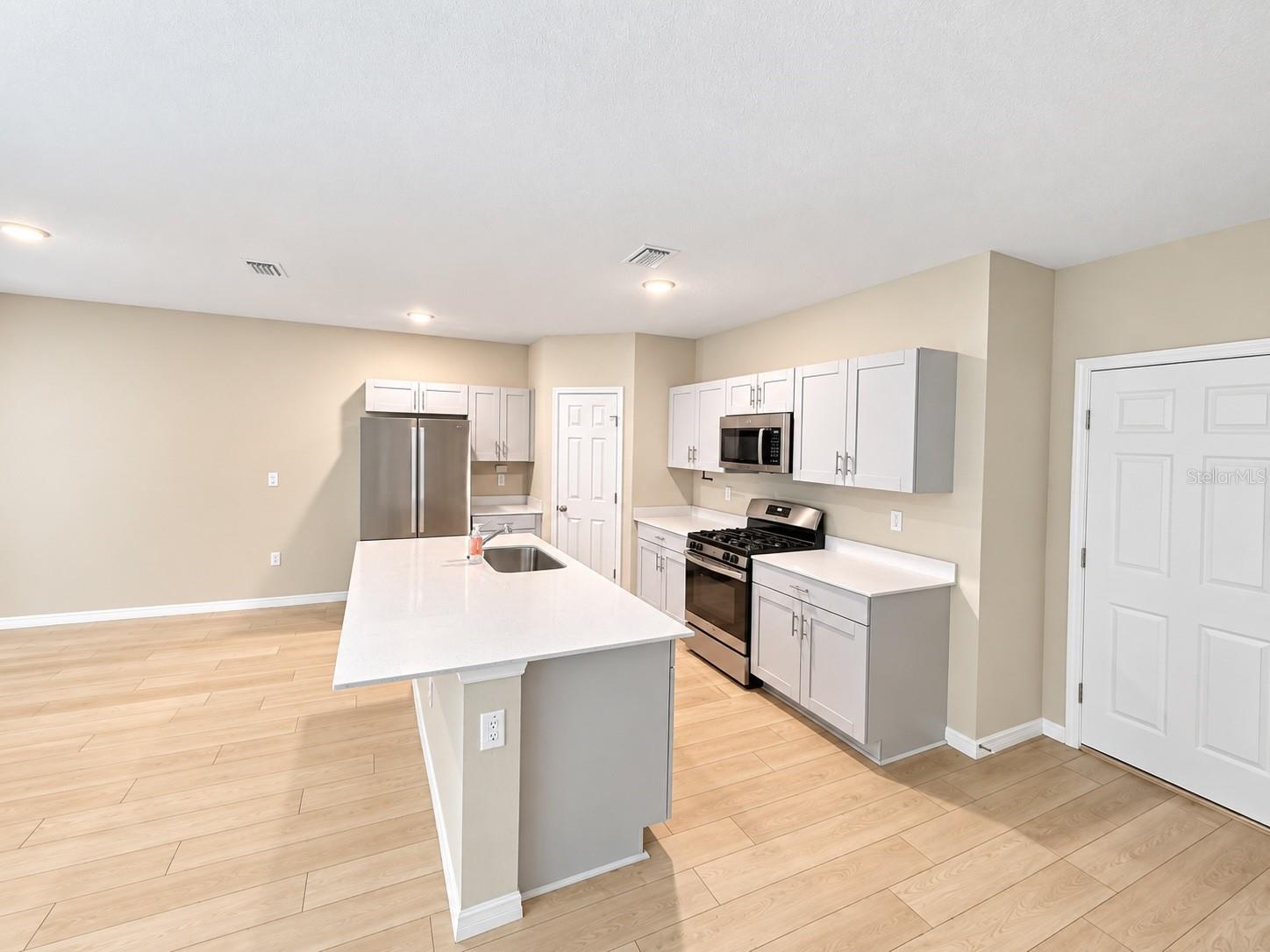 5548 SUMMER SUNSET DR — photo 6
