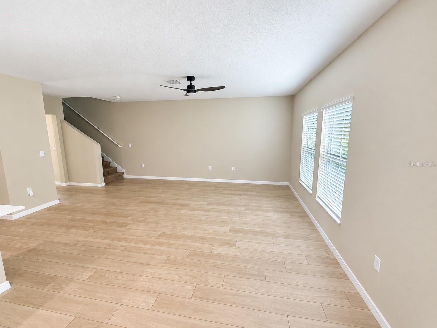 5548 SUMMER SUNSET DR — photo 4