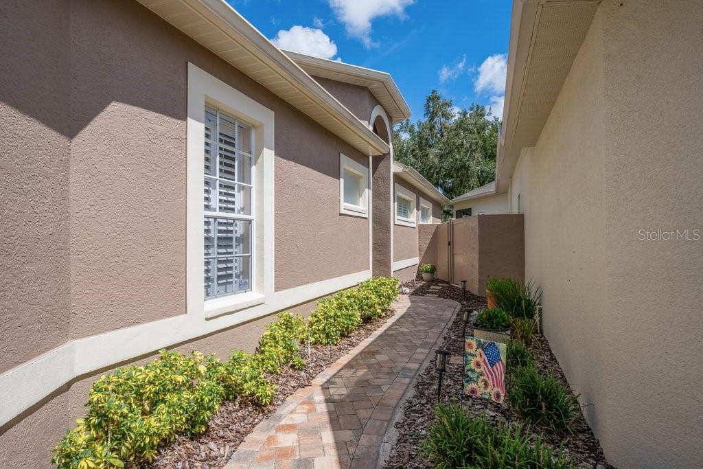 5116 FAIRWAY ONE DR — photo 4