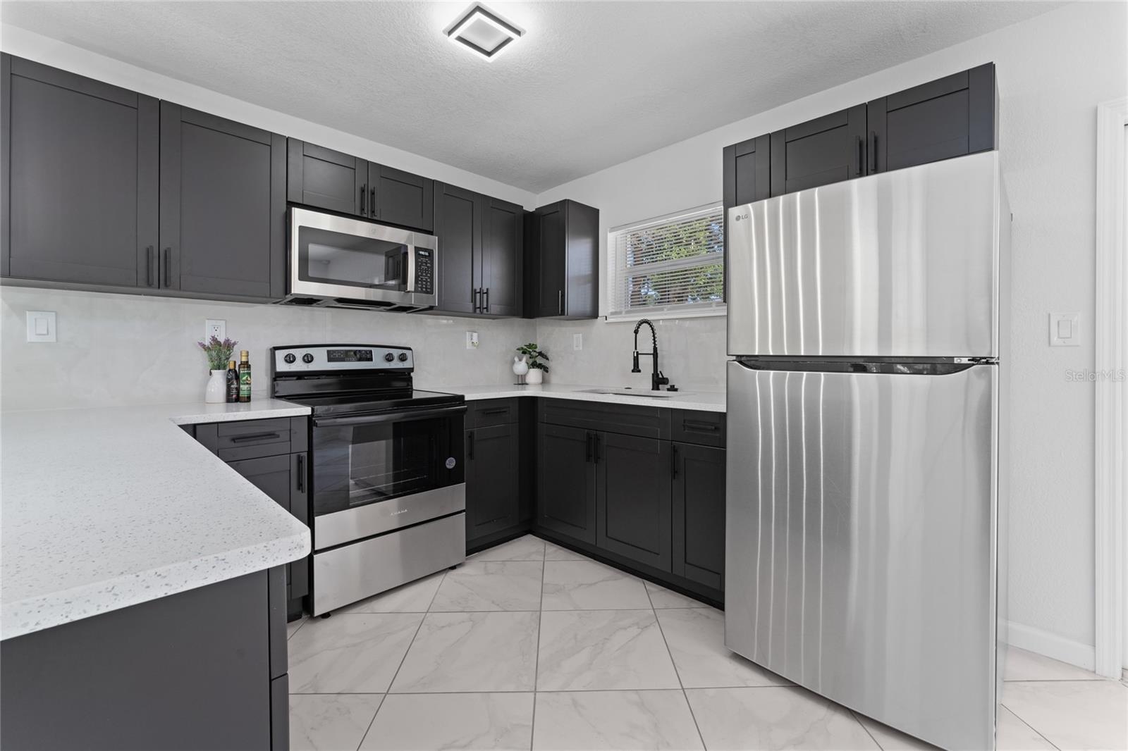 4401 SHORE ACRES BLVD NE — photo 9