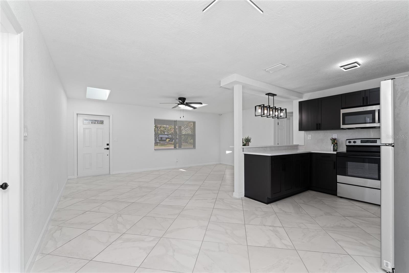 4401 SHORE ACRES BLVD NE — photo 8