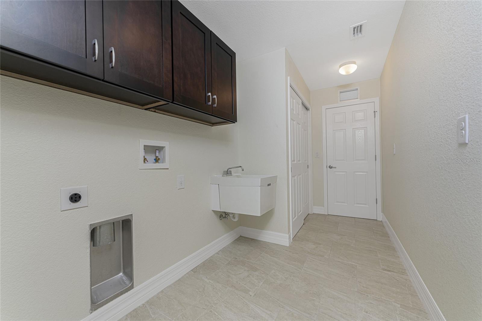 2955 WYOLA AVE — photo 28