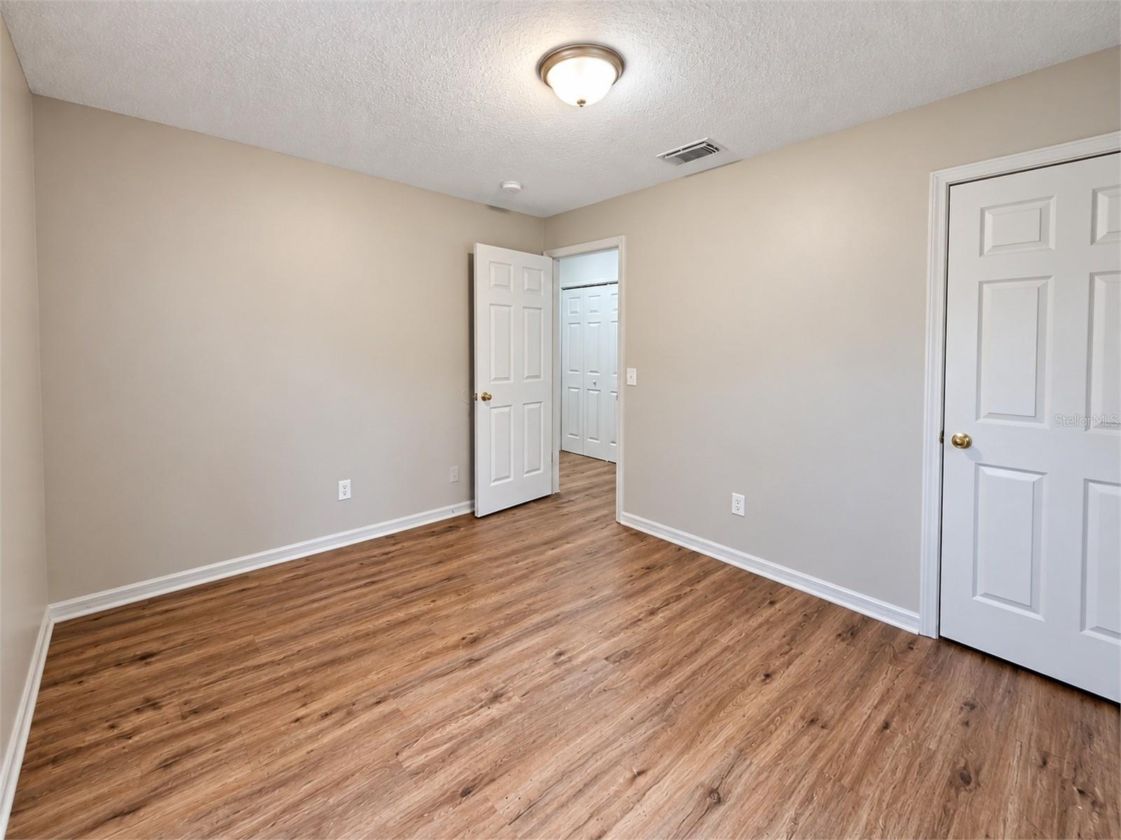 3304 E MOHAWK AVE — photo 8