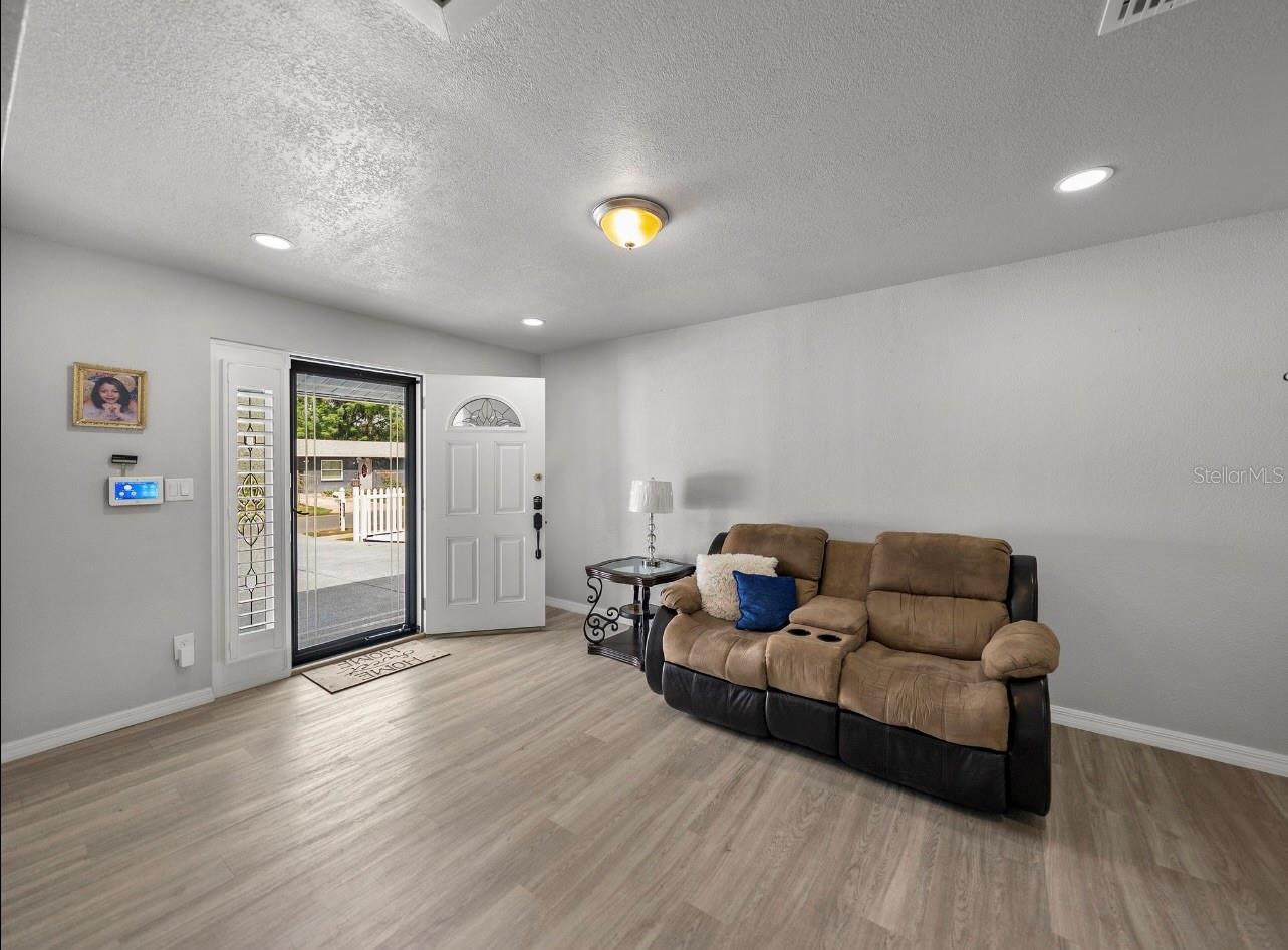 39352 LINCOLN AVE — photo 24