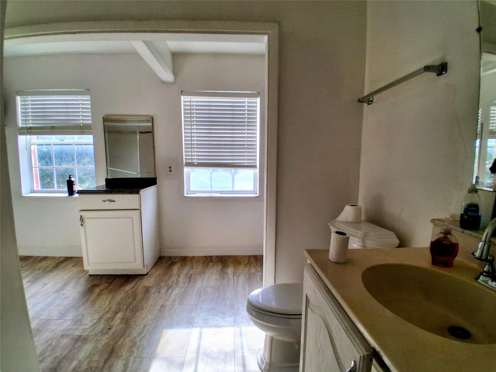1208 S TAYLOR RD — photo 20