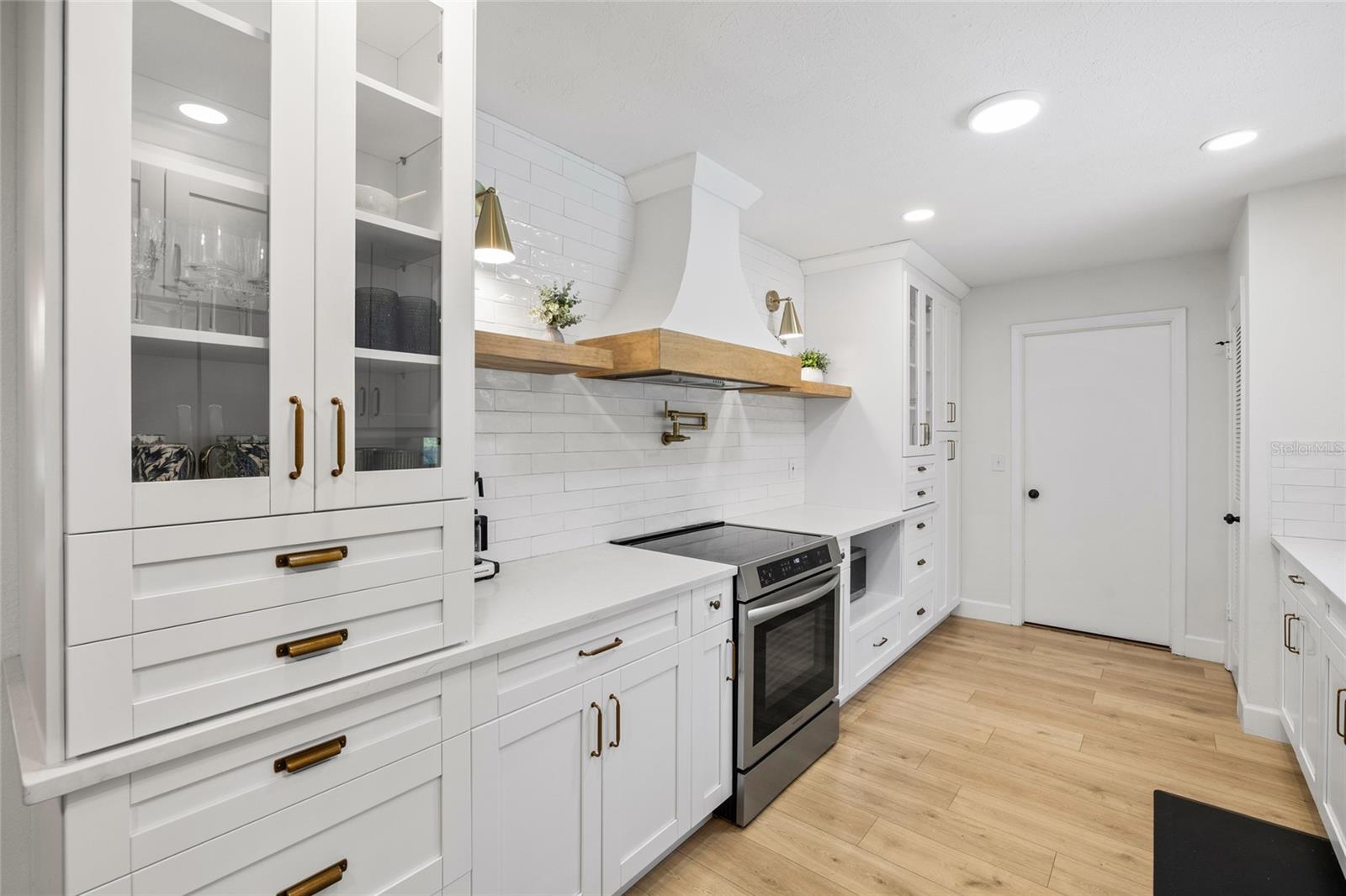 7231 WOODBROOK DR — photo 22