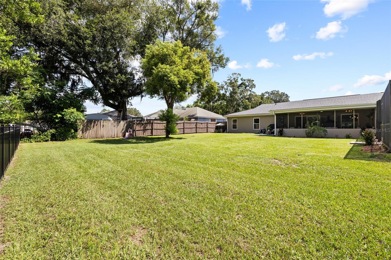 7231 WOODBROOK DR — photo 47