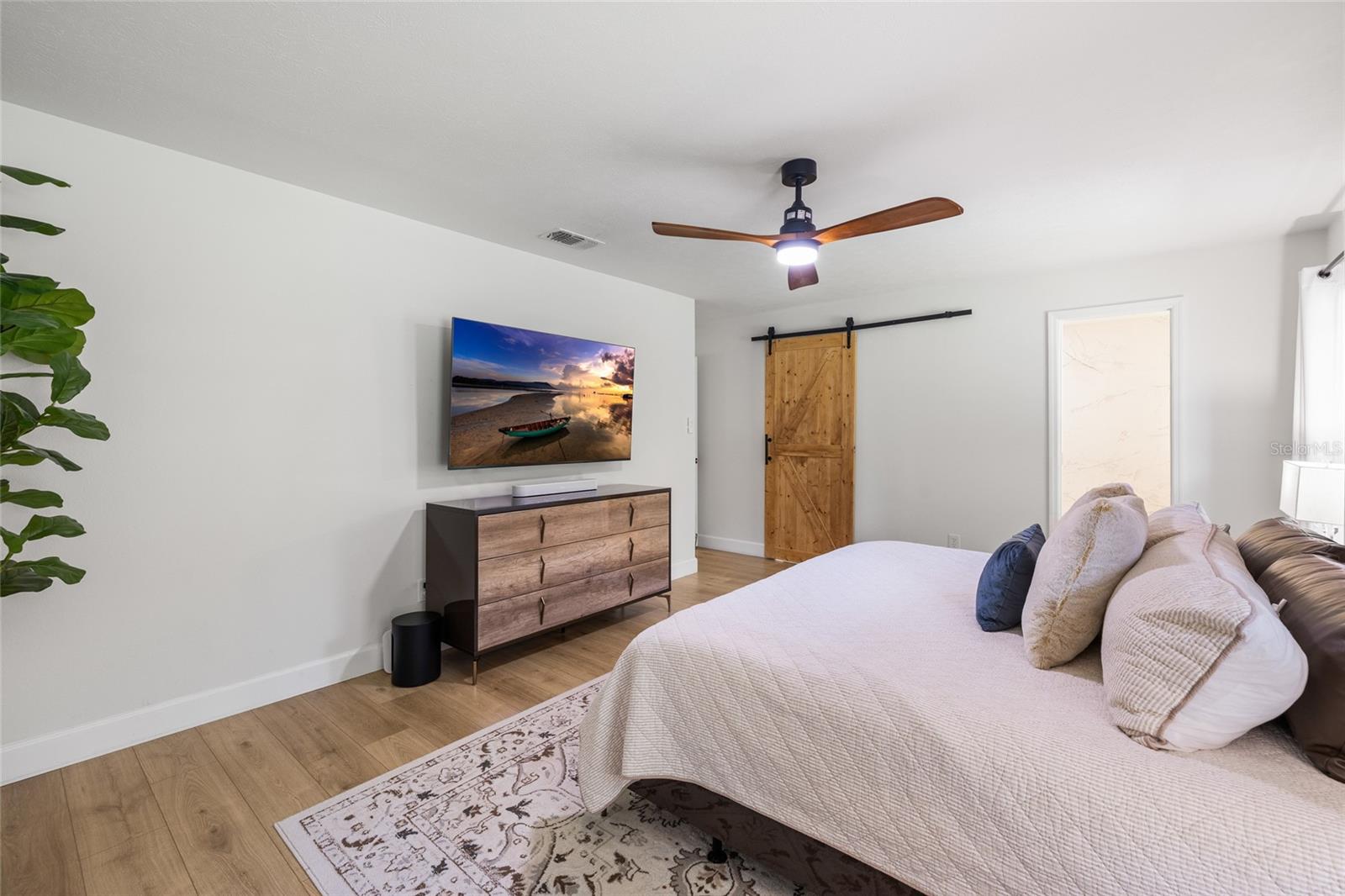 7231 WOODBROOK DR — photo 30