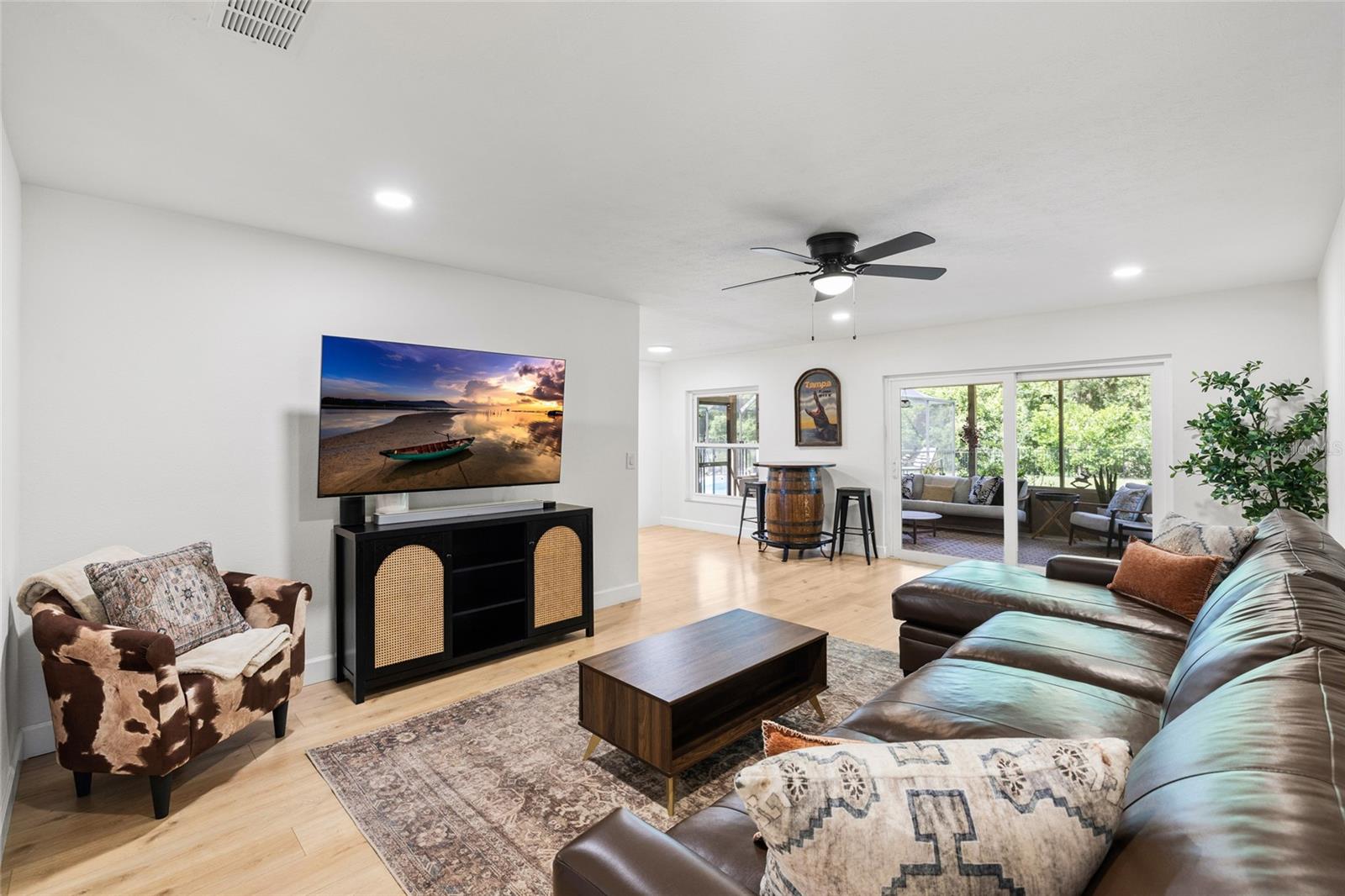 7231 WOODBROOK DR — photo 19