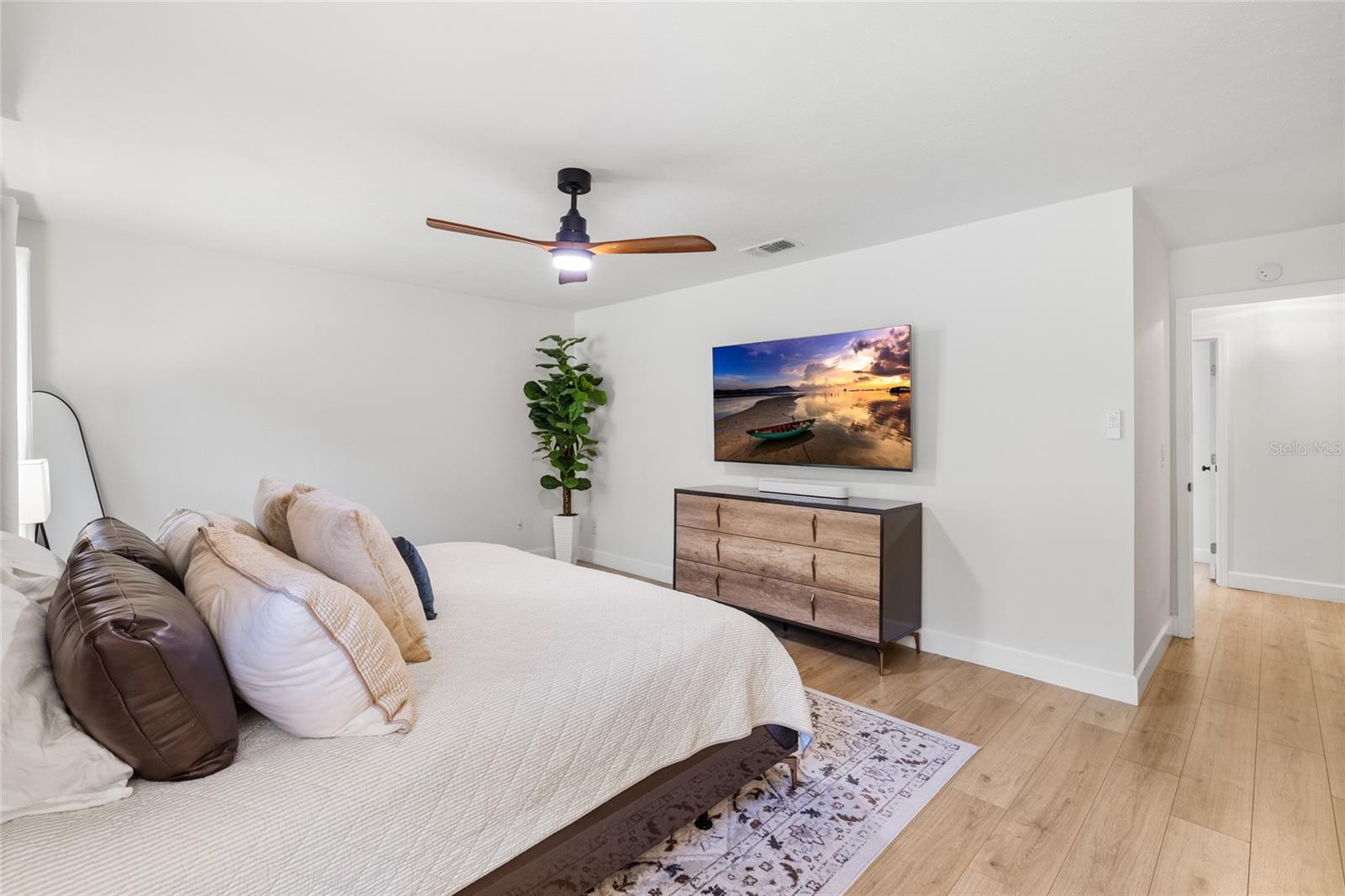 7231 WOODBROOK DR — photo 29