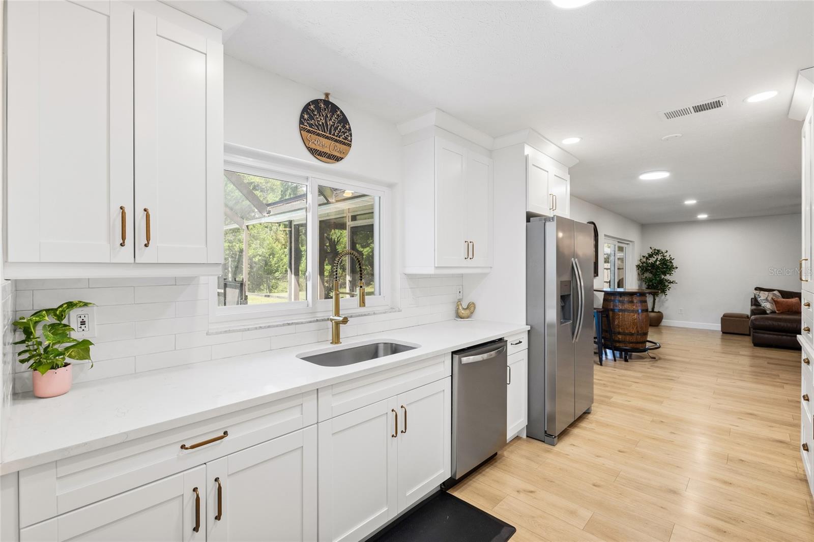 7231 WOODBROOK DR — photo 23