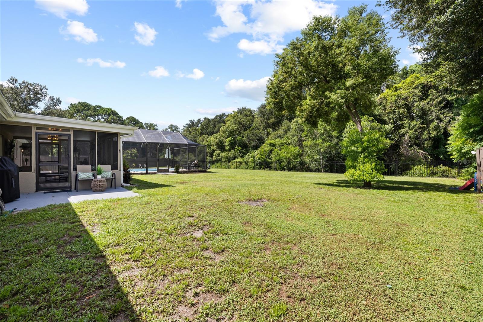 7231 WOODBROOK DR — photo 44