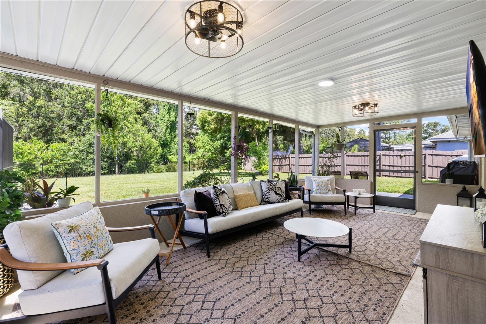 7231 WOODBROOK DR — photo 39