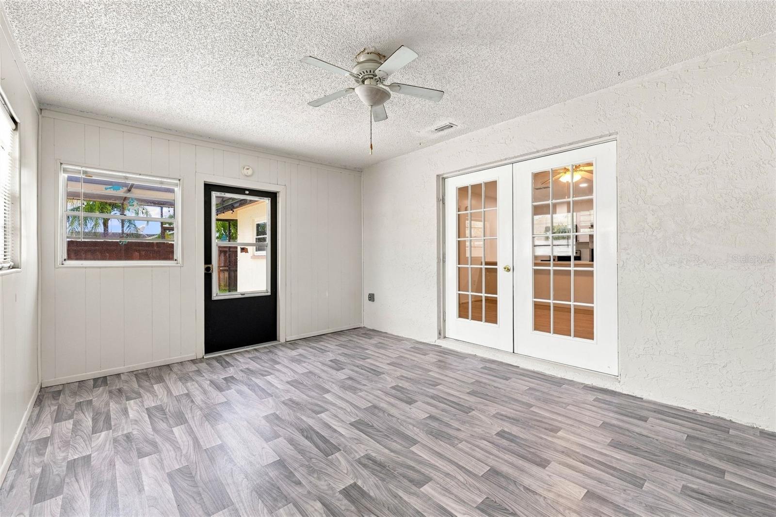 4331 SWALLOWTAIL DR — photo 17
