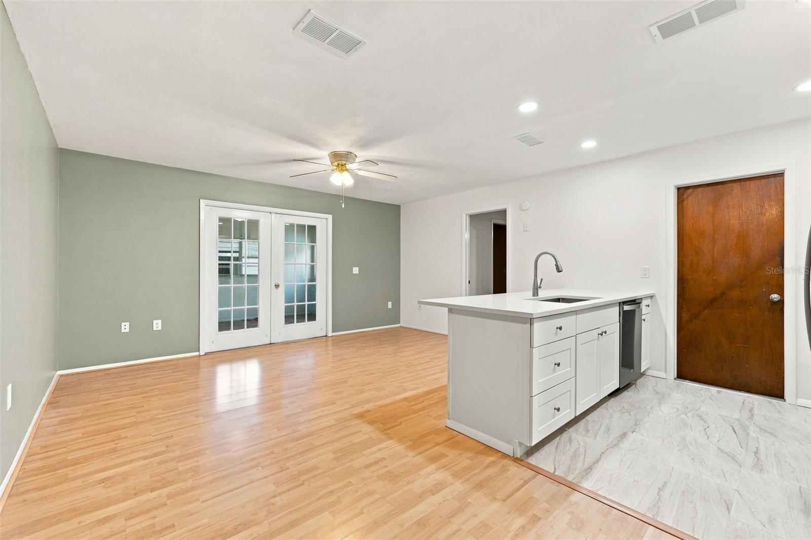 4331 SWALLOWTAIL DR — photo 4