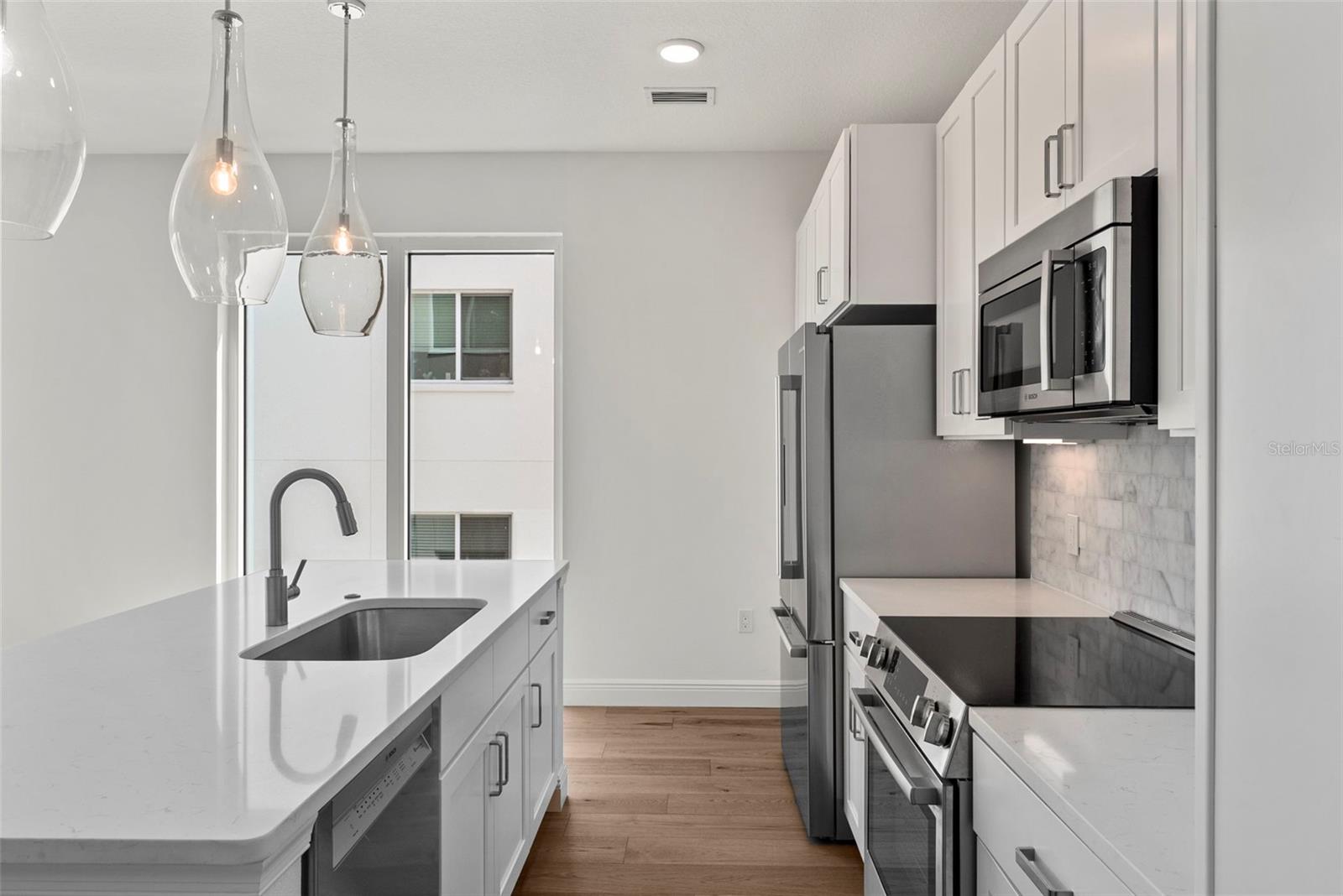 600 3RD AVE S #406 — photo 9