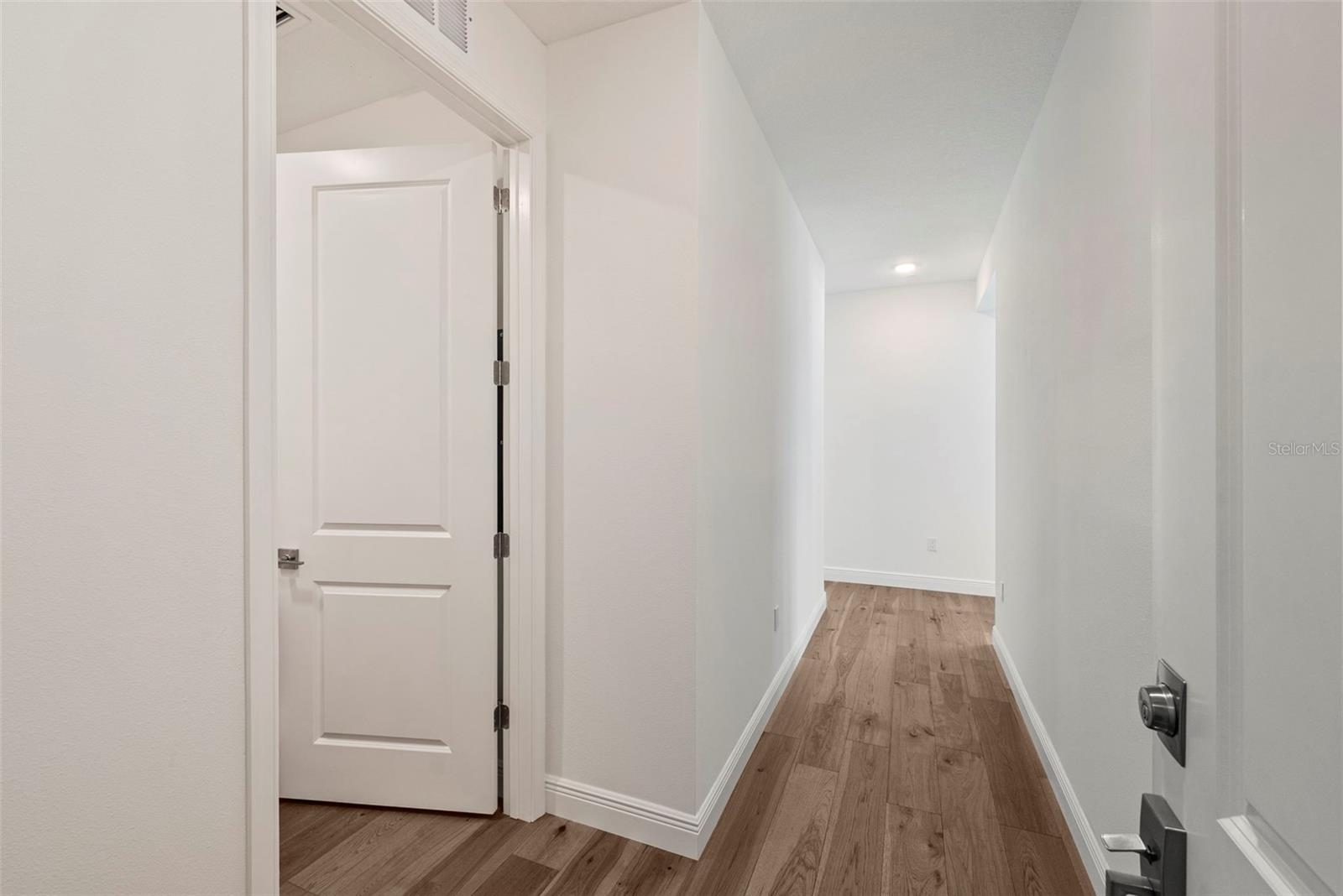600 3RD AVE S #406 — photo 25